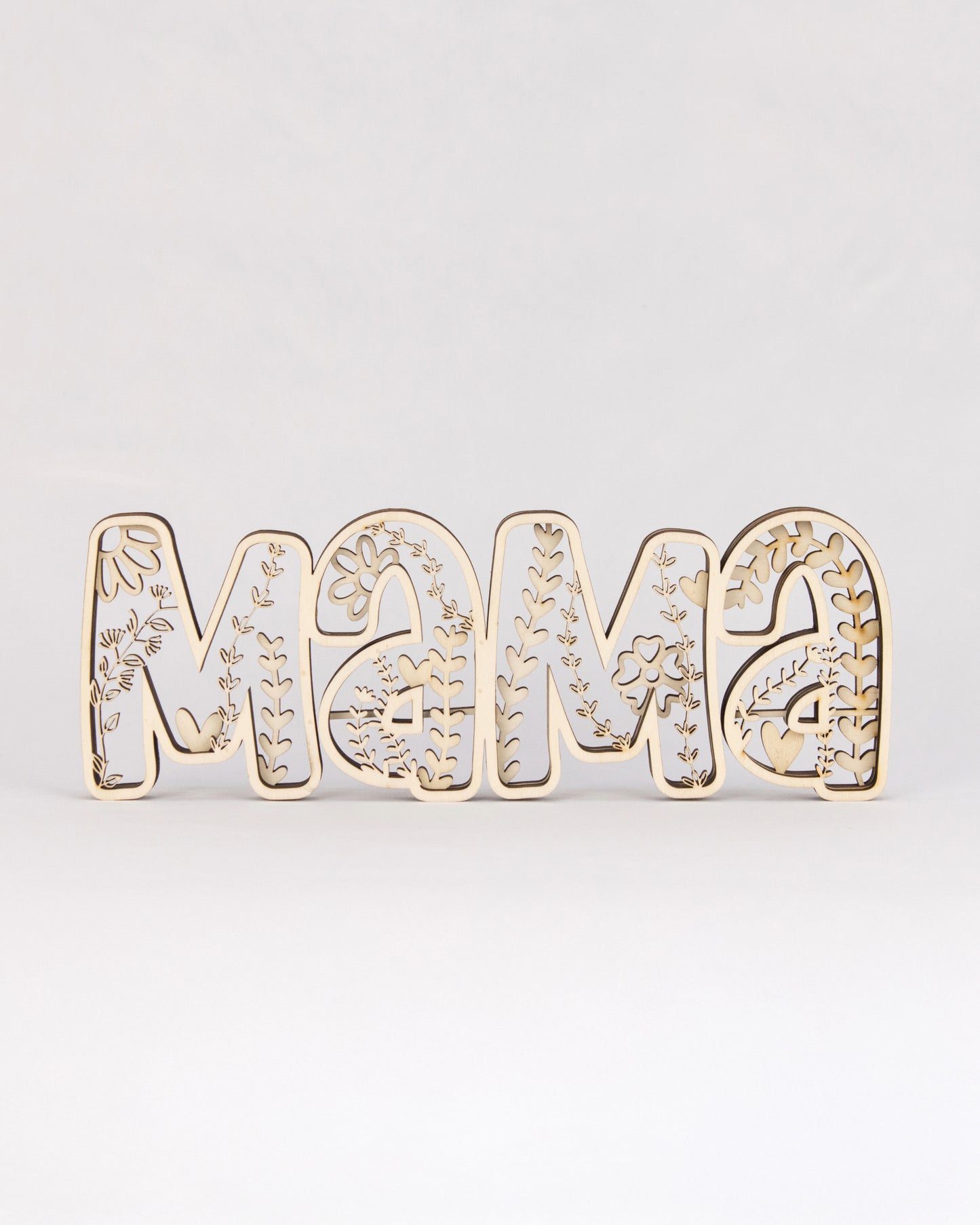 Schriftzug "Mama" - 3D Optik mit floralen Akzenten