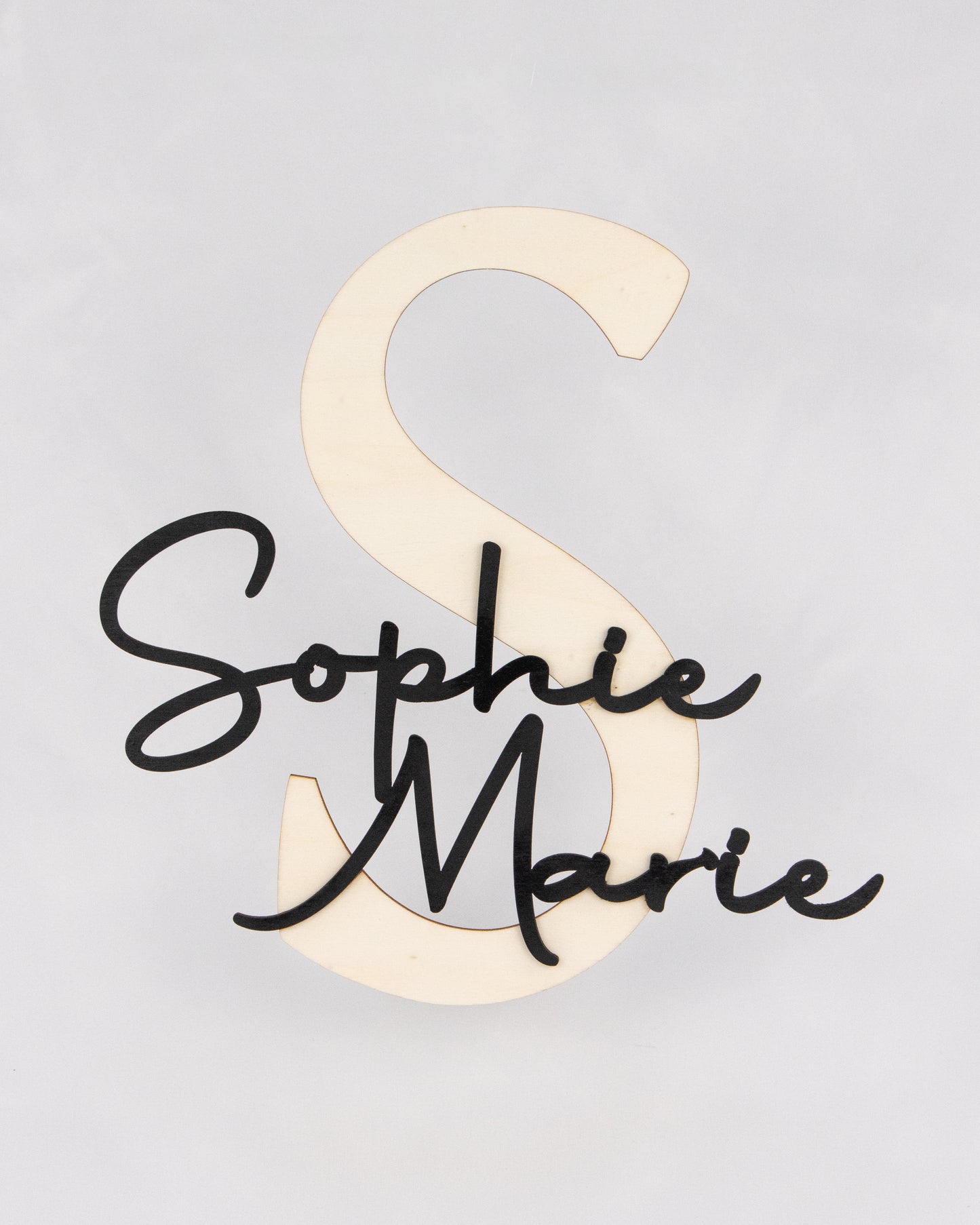 Personalisiertes Namensschild - Großer Buchstabe mit Name